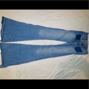 hollister lightwash bellbottoms